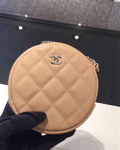 chanel round clutch with chain 2018